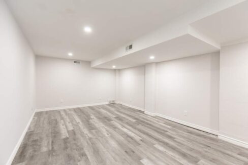 2-927-Teal-Drive-008