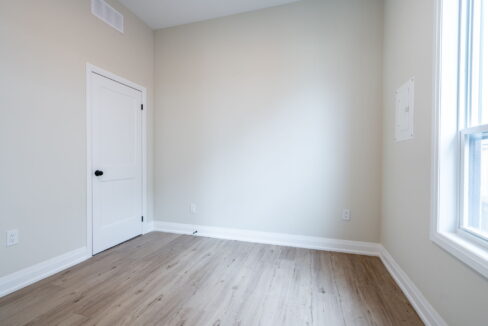 16-web-or-mls-728 11th Ave, Hamilton-16