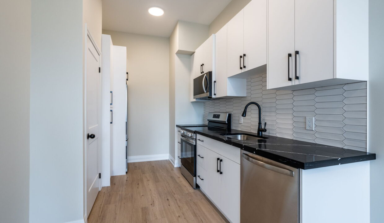 21-web-or-mls-728 11th Ave, Hamilton-21