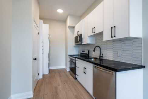 21-web-or-mls-728 11th Ave, Hamilton-21