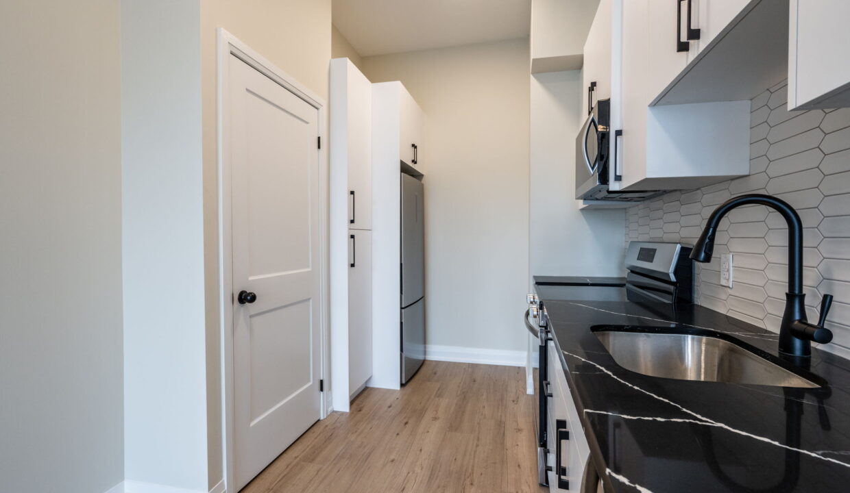 23-web-or-mls-728 11th Ave, Hamilton-23