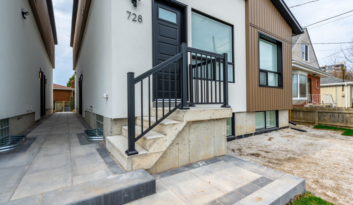 4-web-or-mls-728 11th Ave, Hamilton-4