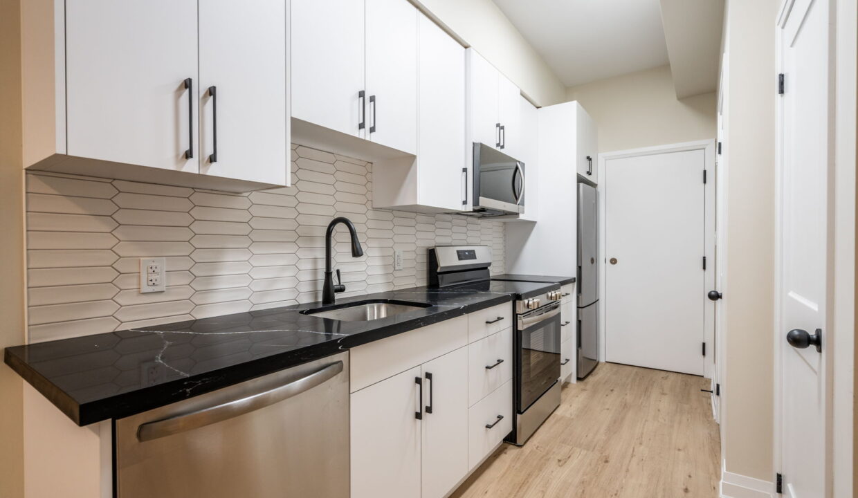 46-web-or-mls-728 11th Ave, Hamilton-46