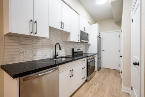 46-web-or-mls-728 11th Ave, Hamilton-46