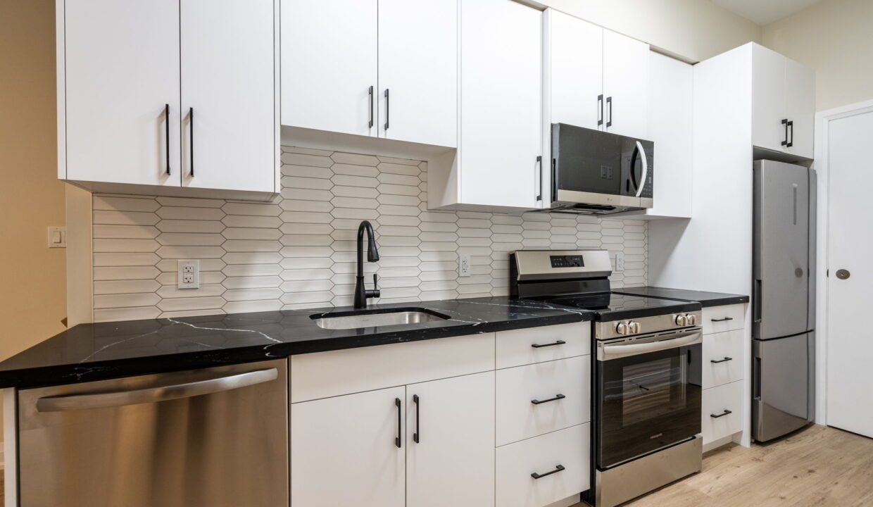 47-web-or-mls-728 11th Ave, Hamilton-47