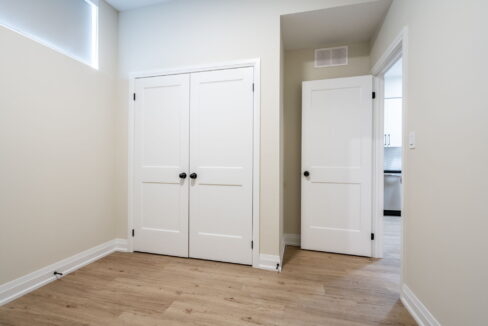 49-web-or-mls-728 11th Ave, Hamilton-49