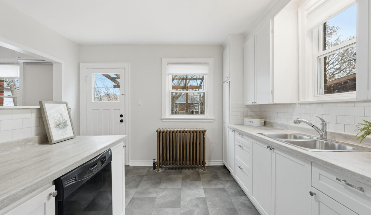 Copy of 17-web-or-mls-48 Weir St N, Hamilton-17