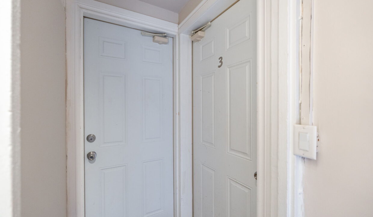 10-web-or-mls-89 Carrick Ave unit 3, Hamilton-10