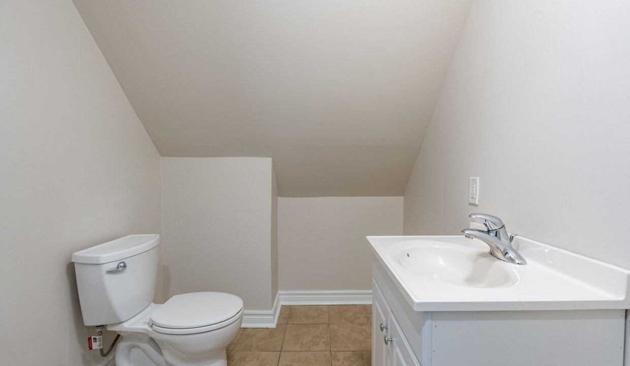 16-web-or-mls-89 Carrick Ave unit 3, Hamilton-16