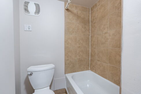 17-web-or-mls-89 Carrick Ave unit 3, Hamilton-17