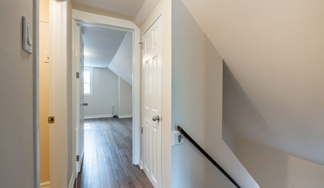 20-web-or-mls-89 Carrick Ave unit 3, Hamilton-20