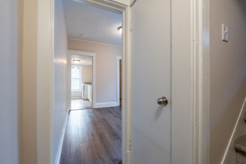 21-web-or-mls-89 Carrick Ave unit 3, Hamilton-21
