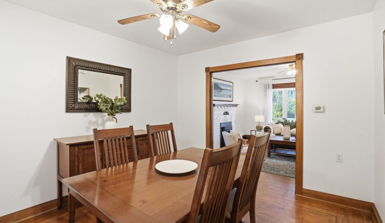 24-web-or-mls-24-Tobias Smulders_230 Beach Blvd