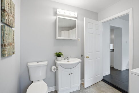 36-web-or-mls-36-Tobias Smulders_230 Beach Blvd