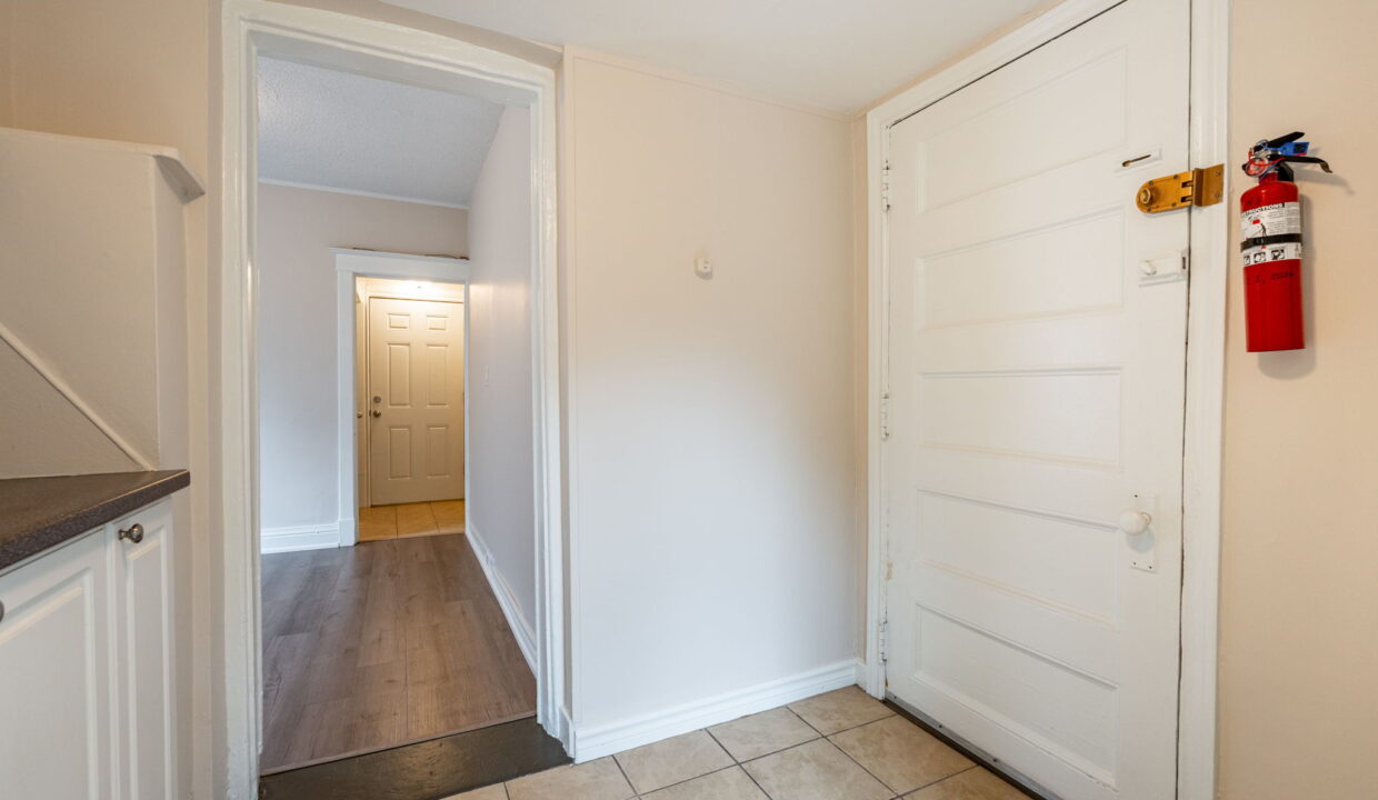 6-web-or-mls-89 Carrick Ave unit 3, Hamilton-6