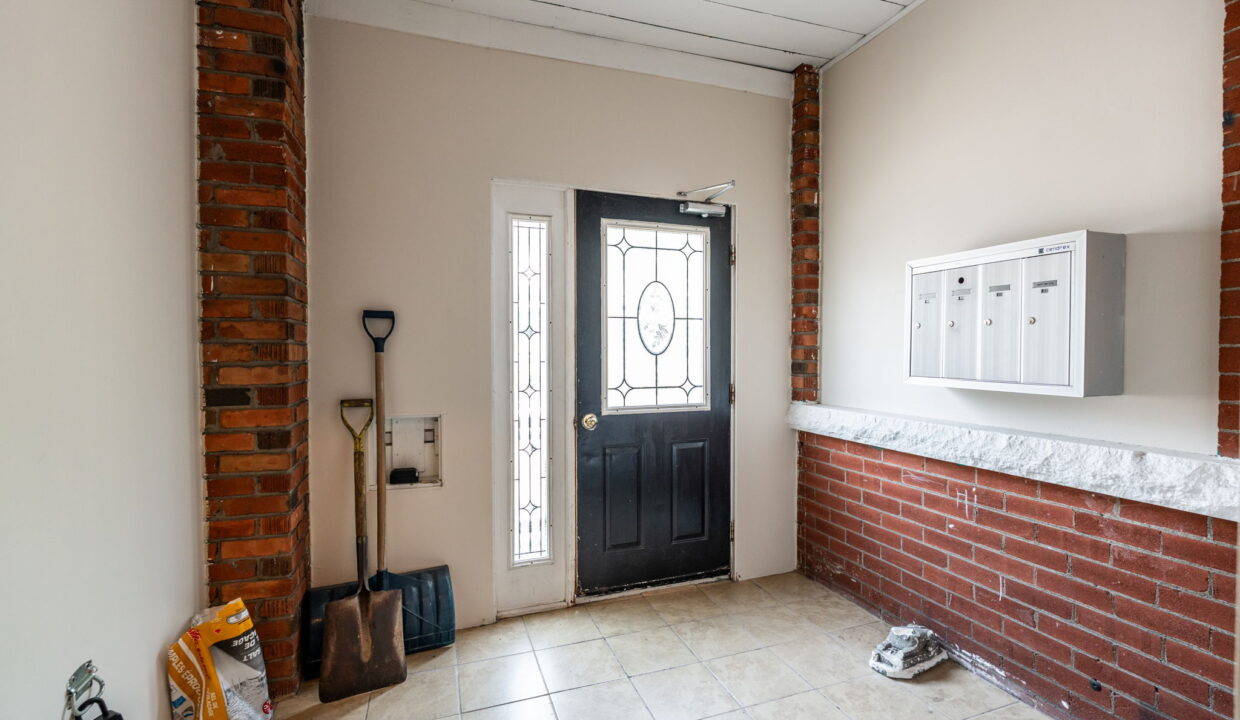 9-web-or-mls-89 Carrick Ave unit 3, Hamilton-9