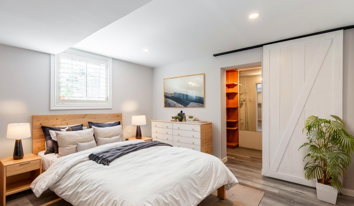 927TealDrive-18 - Bedroom - Scandinavian - 1