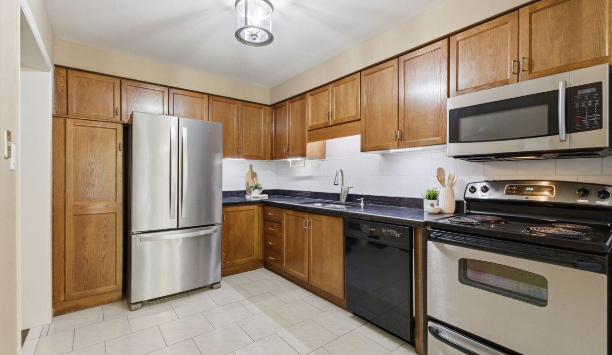 14-web-or-mls-14-Tobias Smulders_255 Mt Albion Rd 43