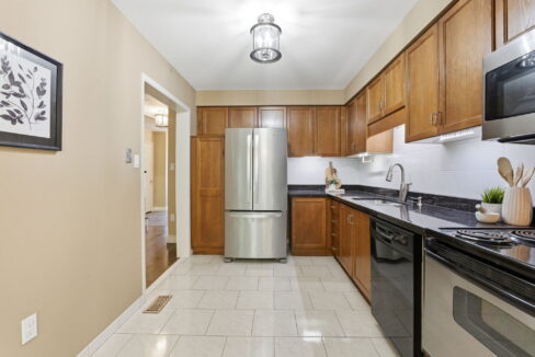 16-web-or-mls-16-Tobias Smulders_255 Mt Albion Rd 43