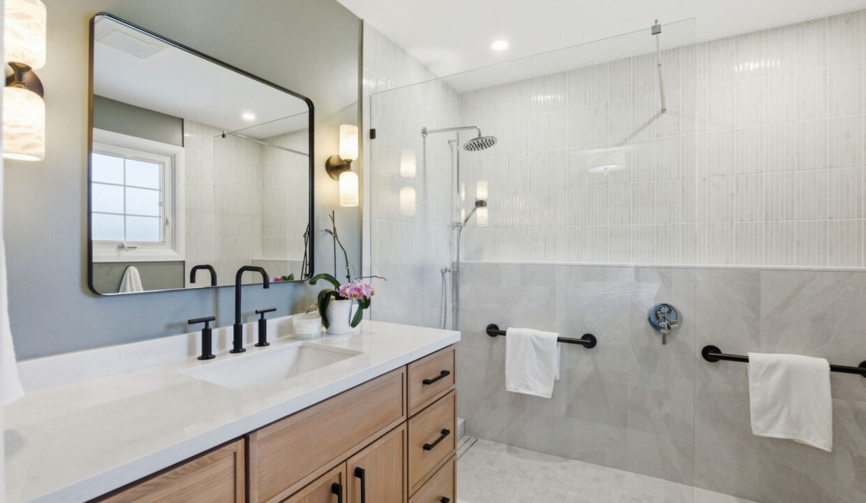 38-web-or-mls-38-Tobias Smulders_255 Mt Albion Rd 43