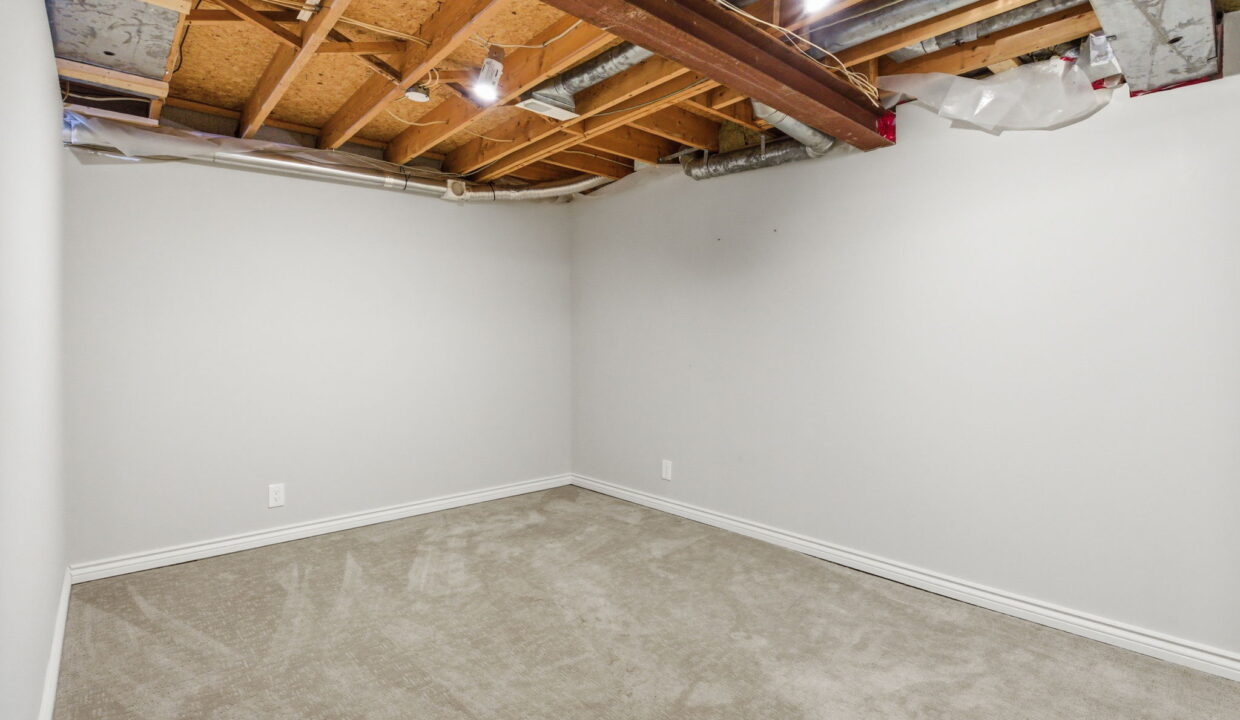 48-web-or-mls-48-Tobias Smulders_255 Mt Albion Rd 43