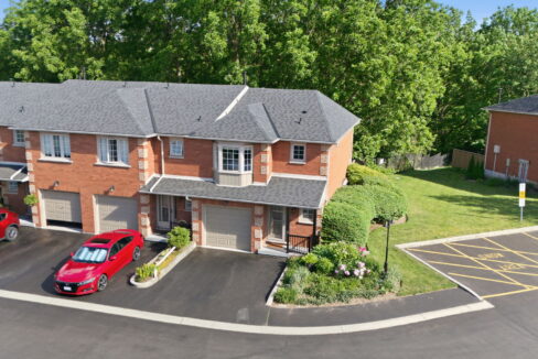 58-web-or-mls-58-Tobias Smulders_255 Mt Albion Rd 43