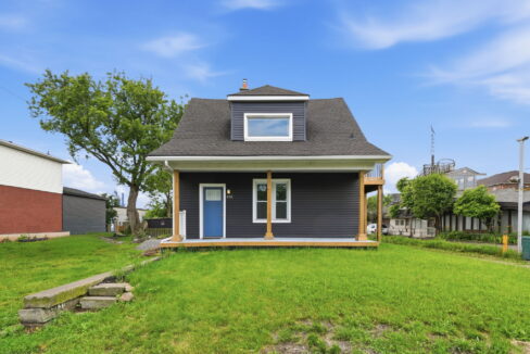 2-web-or-mls-2-Smulders_410 Beach Blvd, Hamilton