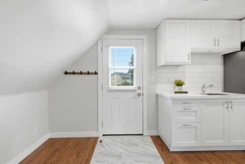 21-web-or-mls-21-Smulders_410 Beach Blvd, Hamilton