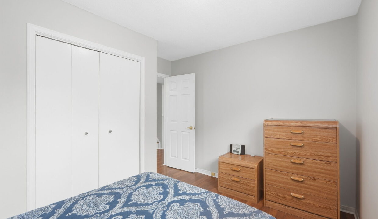 17-web-or-mls-17-Tobias Smulders_10 Audubon St N