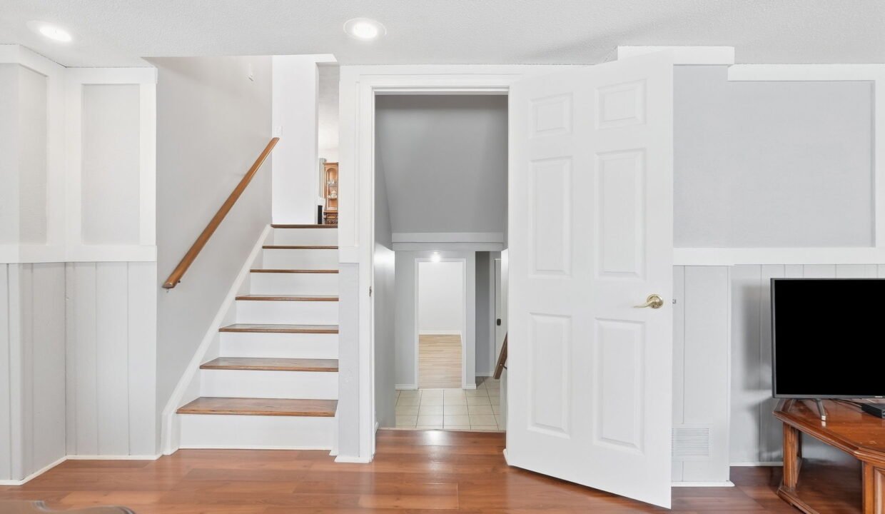 24-web-or-mls-24-Tobias Smulders_10 Audubon St N