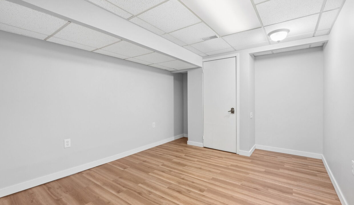 30-web-or-mls-30-Tobias Smulders_10 Audubon St N