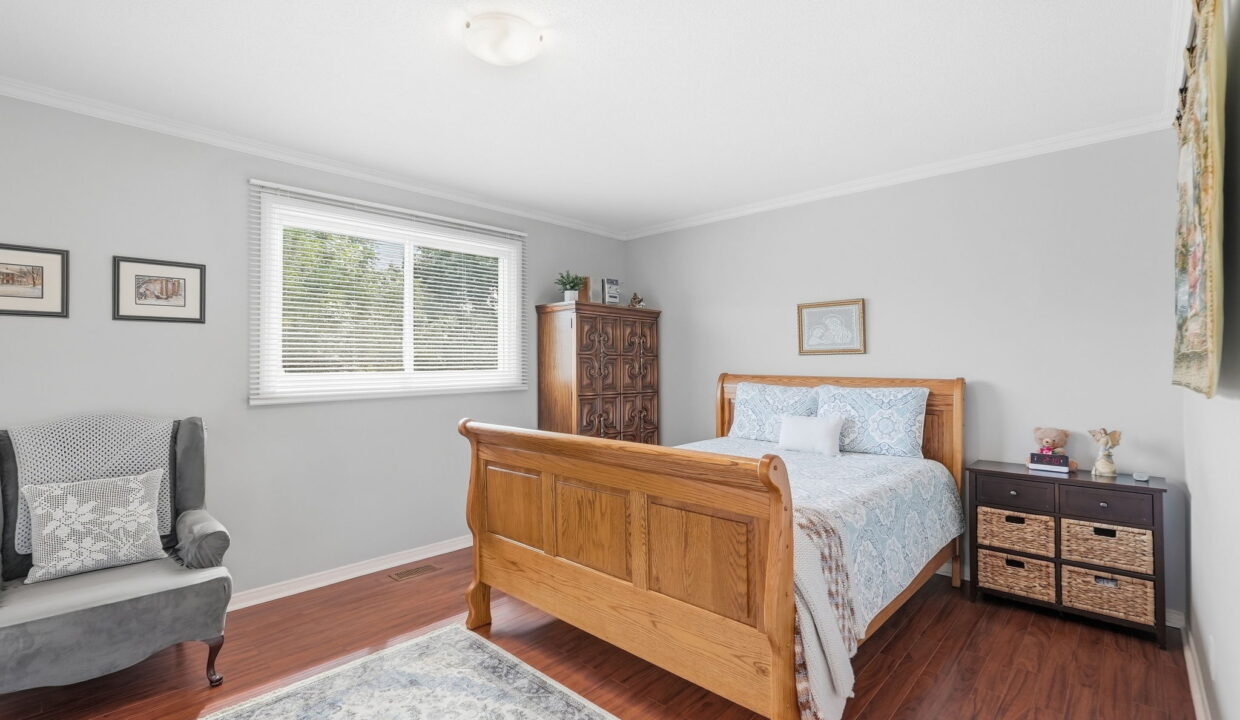 54-web-or-mls-54-Tobias Smulders_10 Audubon St N