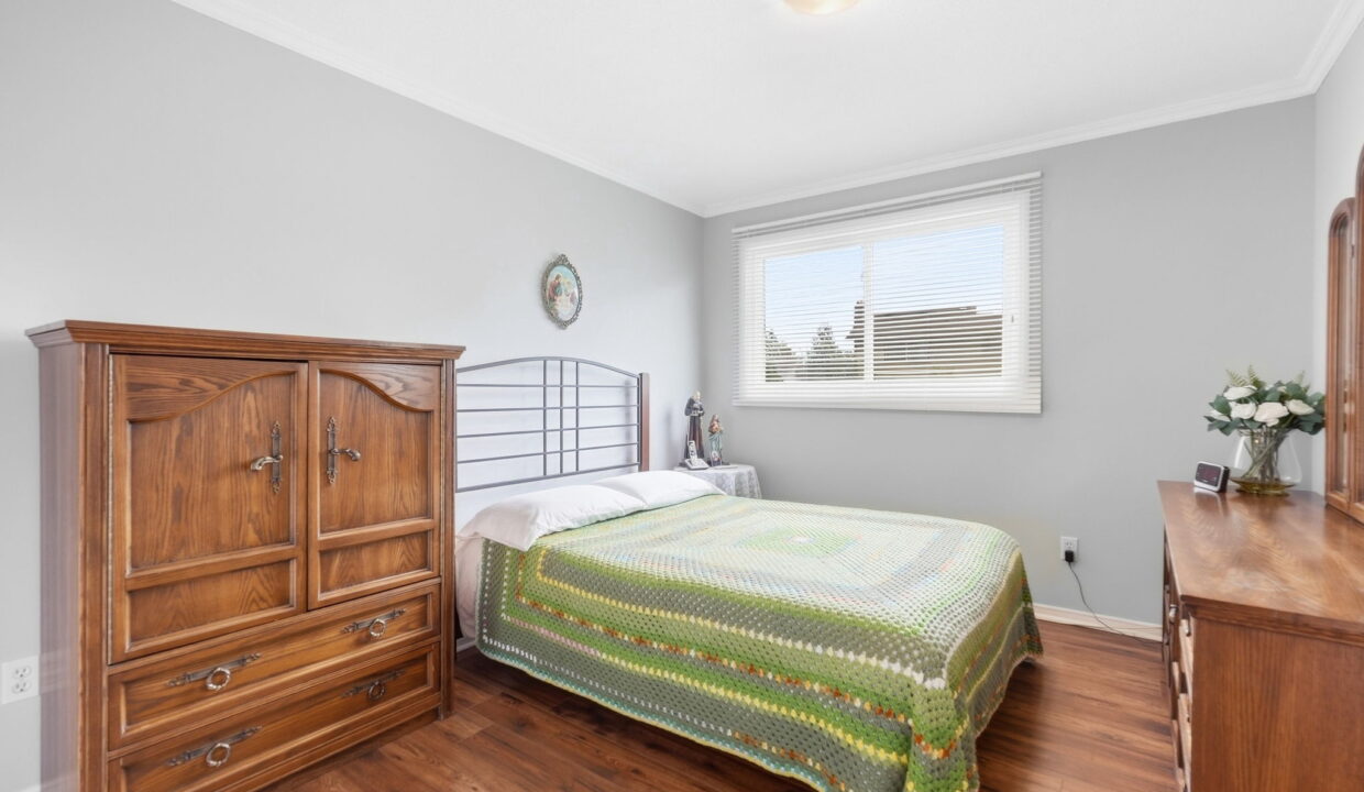 57-web-or-mls-57-Tobias Smulders_10 Audubon St N