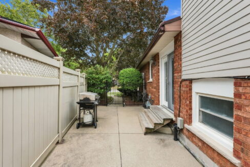 72-web-or-mls-72-Tobias Smulders_10 Audubon St N