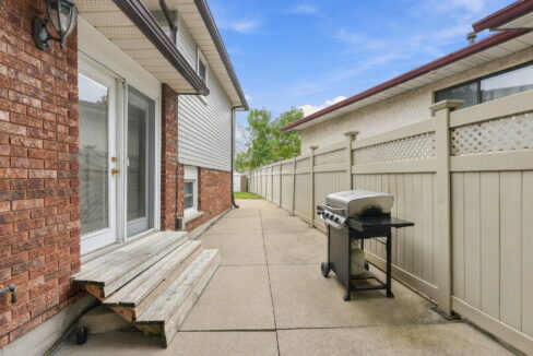 73-web-or-mls-73-Tobias Smulders_10 Audubon St N