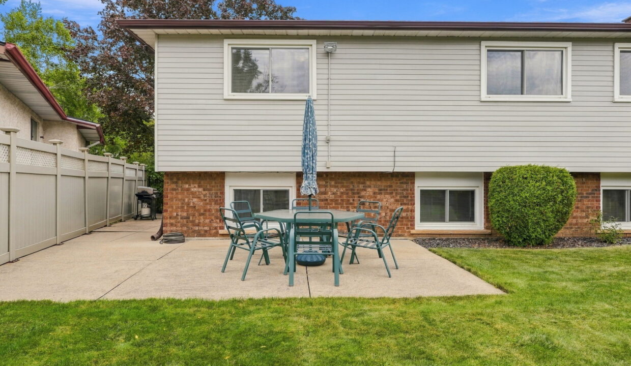 76-web-or-mls-76-Tobias Smulders_10 Audubon St N