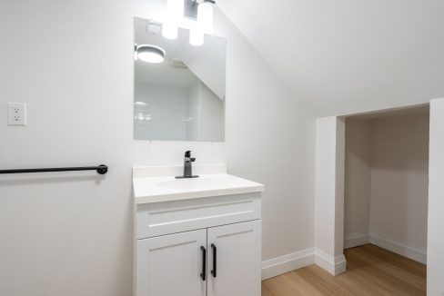 32-web-or-mls-1-48 Burris St, Hamilton-32